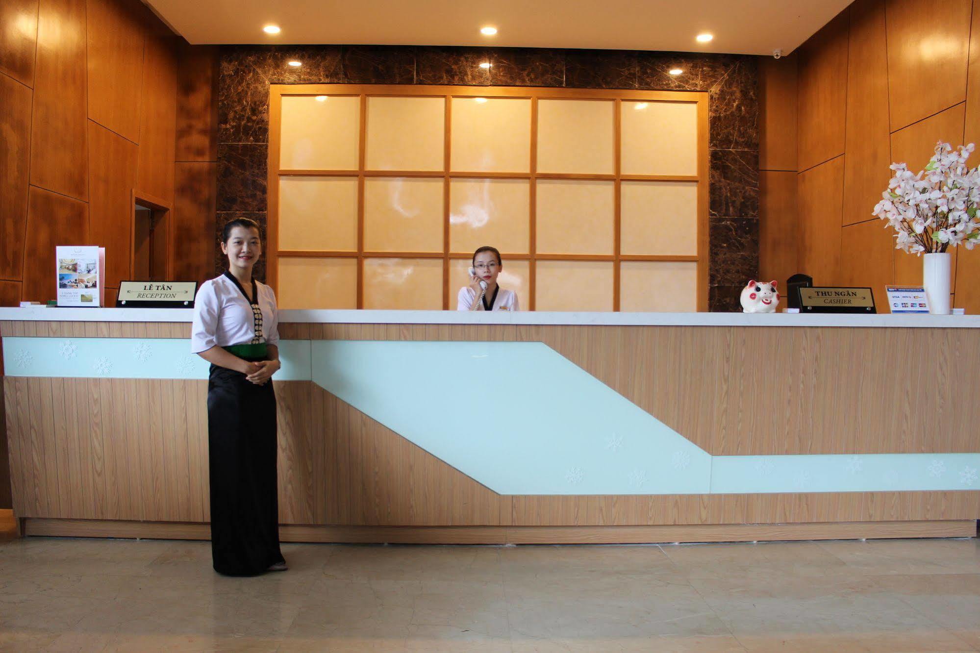 Muong Thanh Cua Dong Hotel Vinh Exterior foto